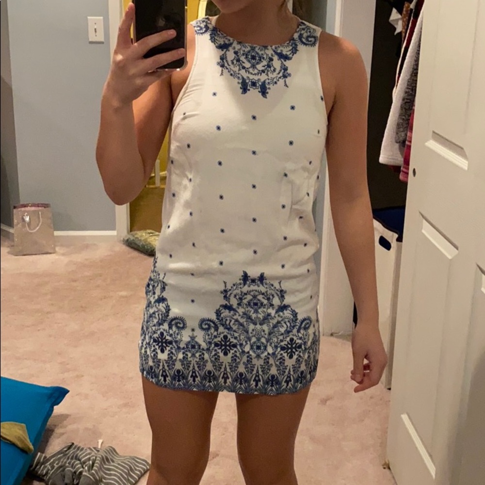 Dress - Picture 3 of 4